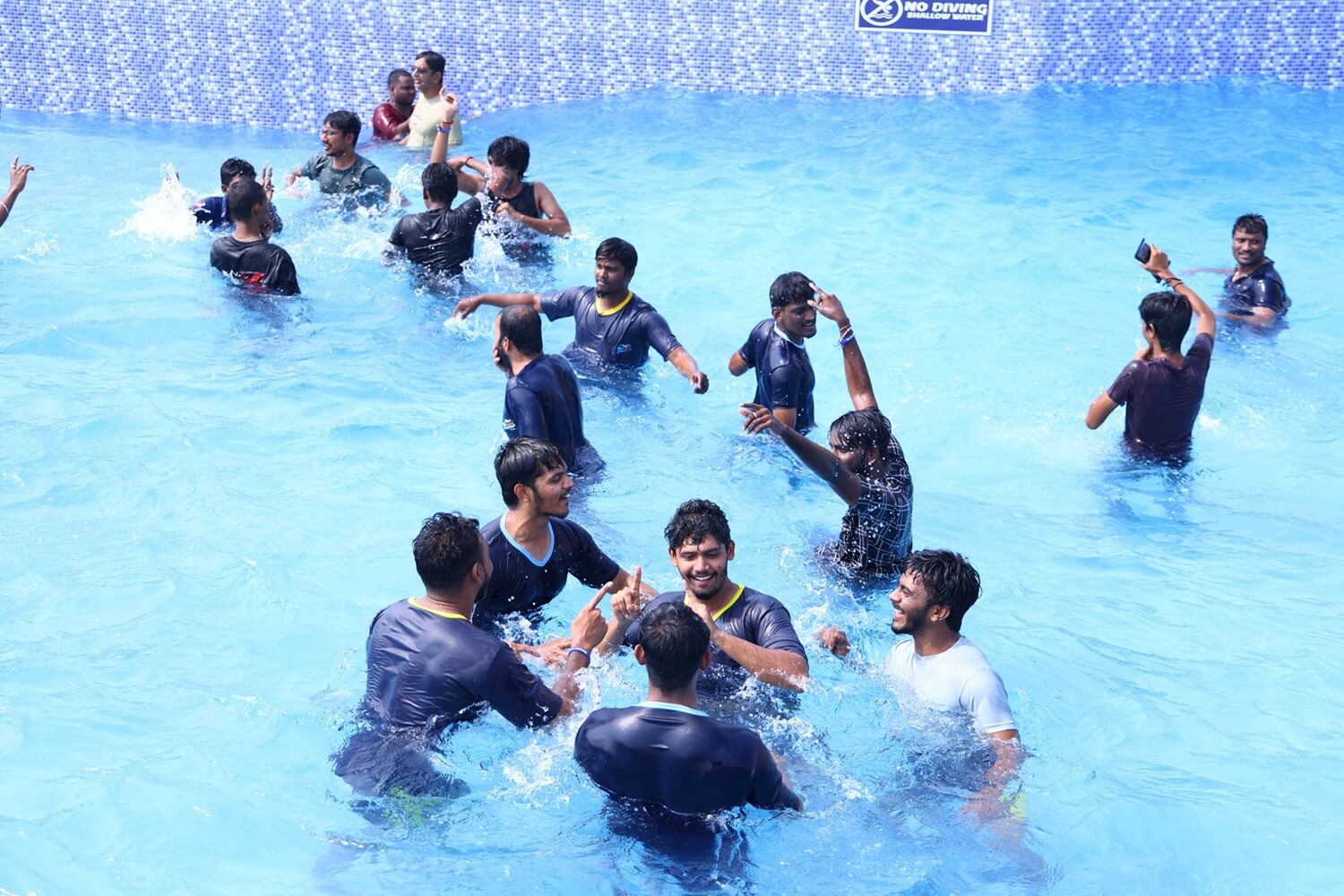 Wave pool